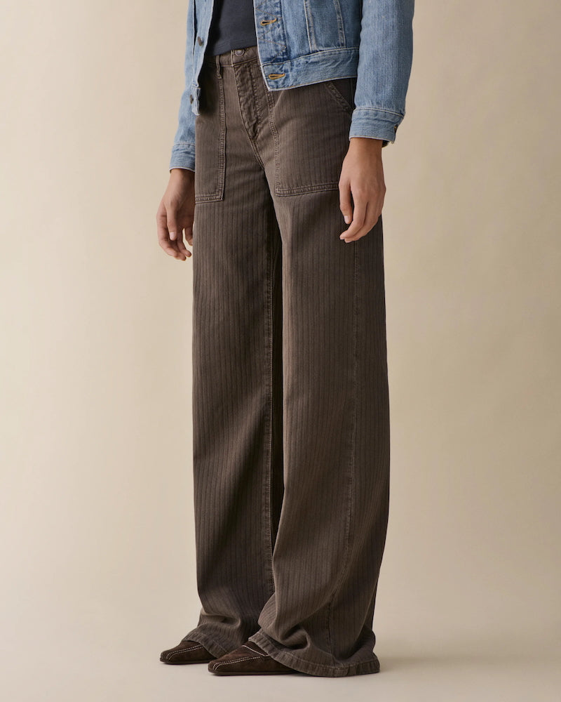 Guell - chevron brown