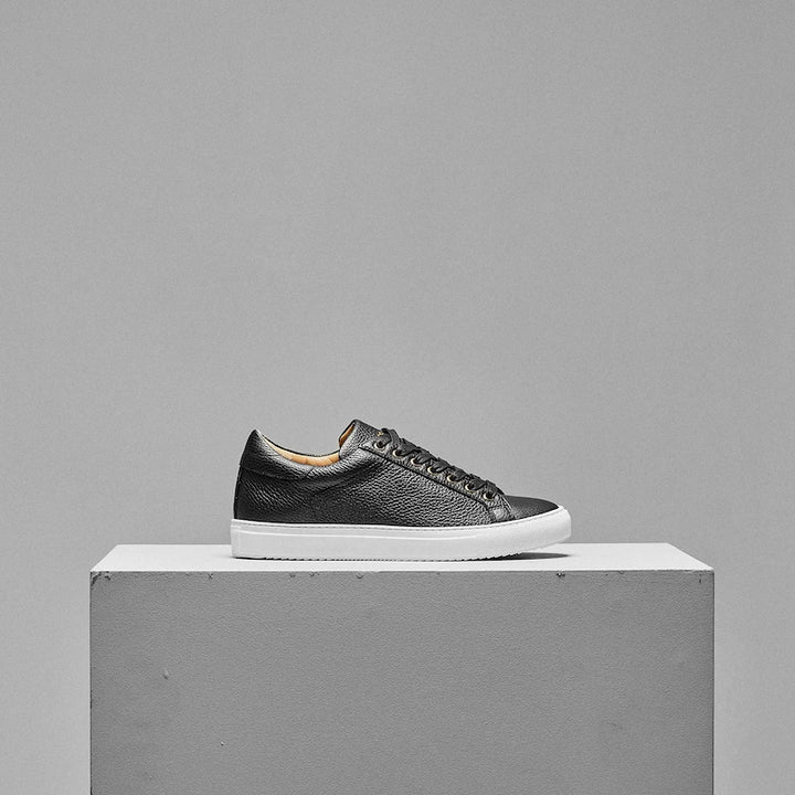 Wingfield - black